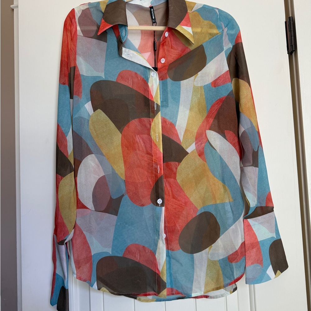 Oversized Button-Up Shirt - Picture 3 of 4
